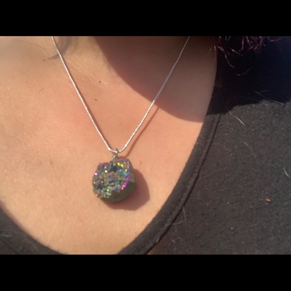 Druzzy crystal necklace - Picture 3 of 3